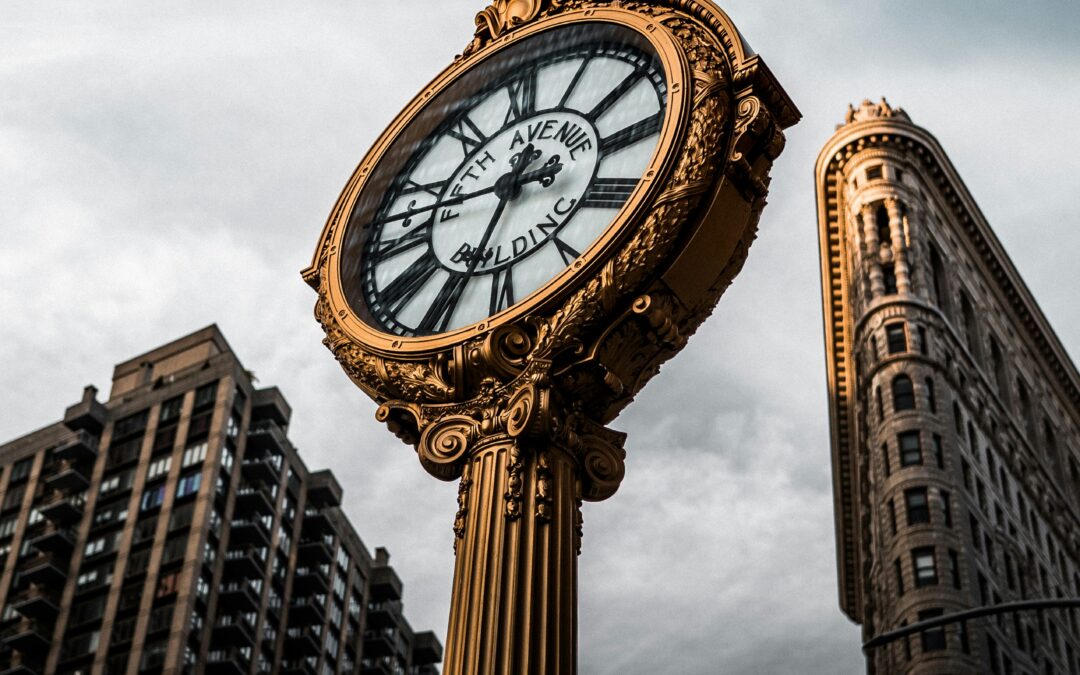 How Many Hours Should a Real Estate Agent Work?